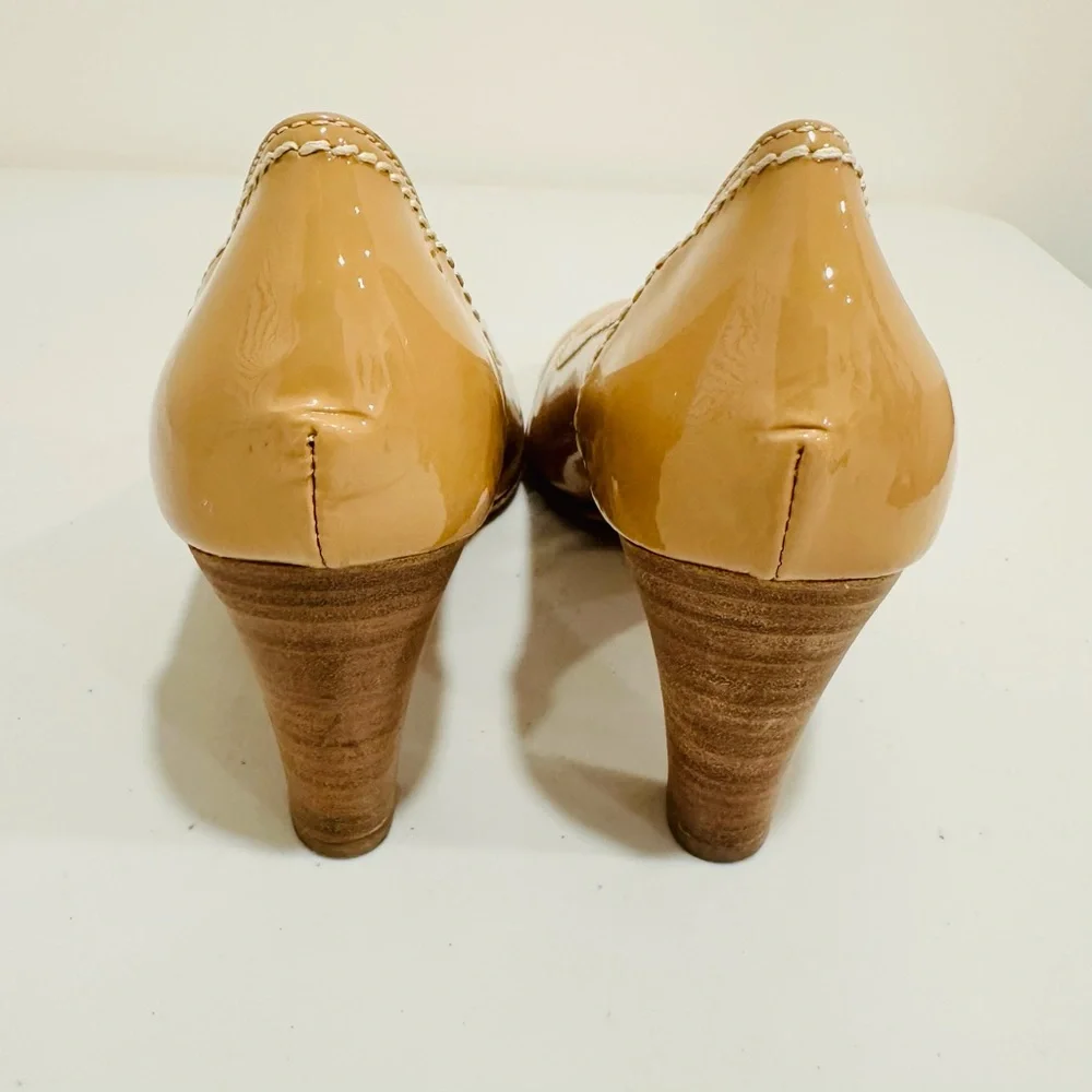 Womens‎ Size 9 Attilio Giusti Leombruni AGL Biege Patent Leather Shoe Pump Heel